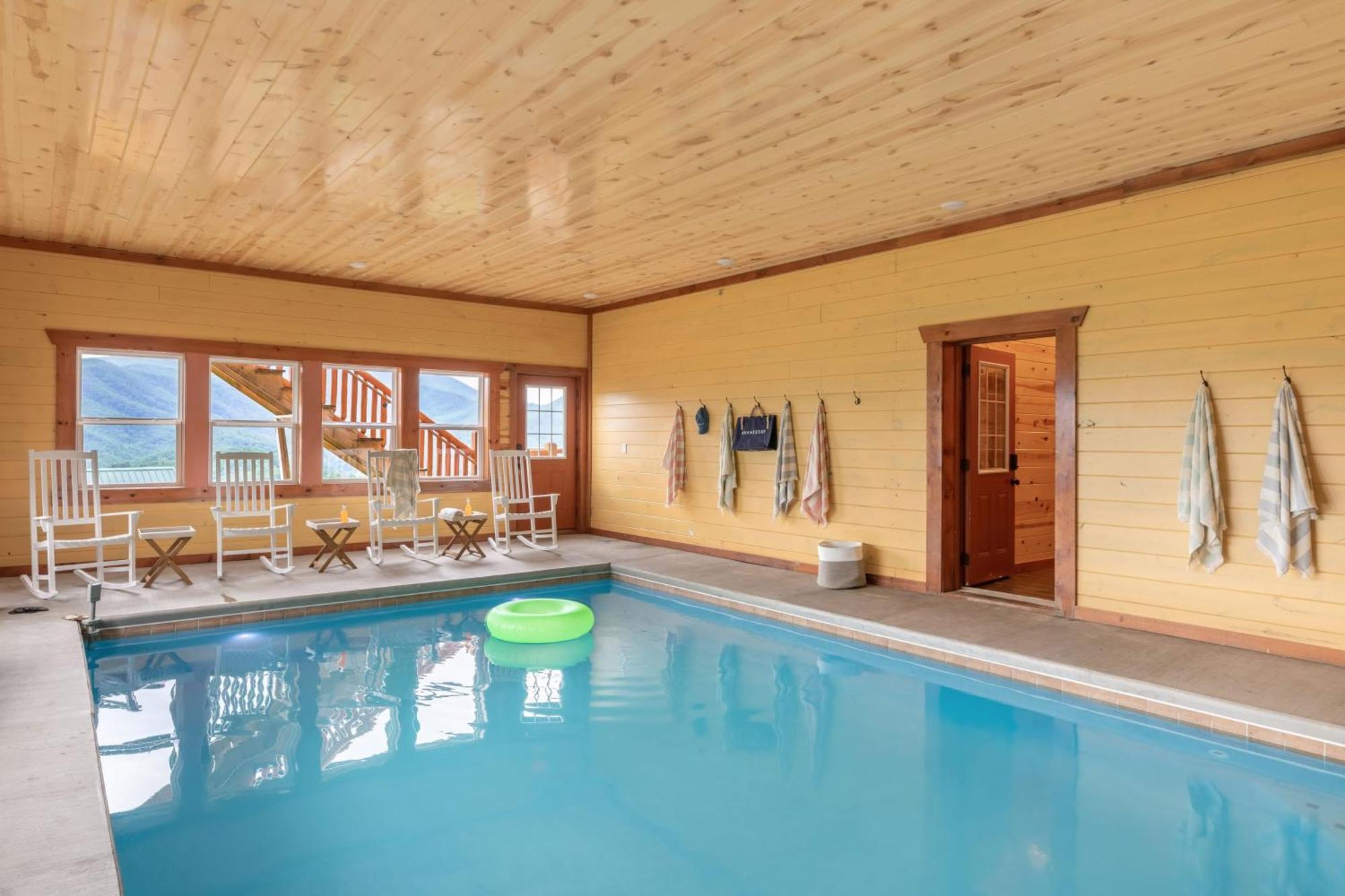 Sugarland By Avantstay Sleeps 28 Home Theatre Two Hot Tubs Indoor Pool Incredible Views Пиджен Фордж Екстериор снимка