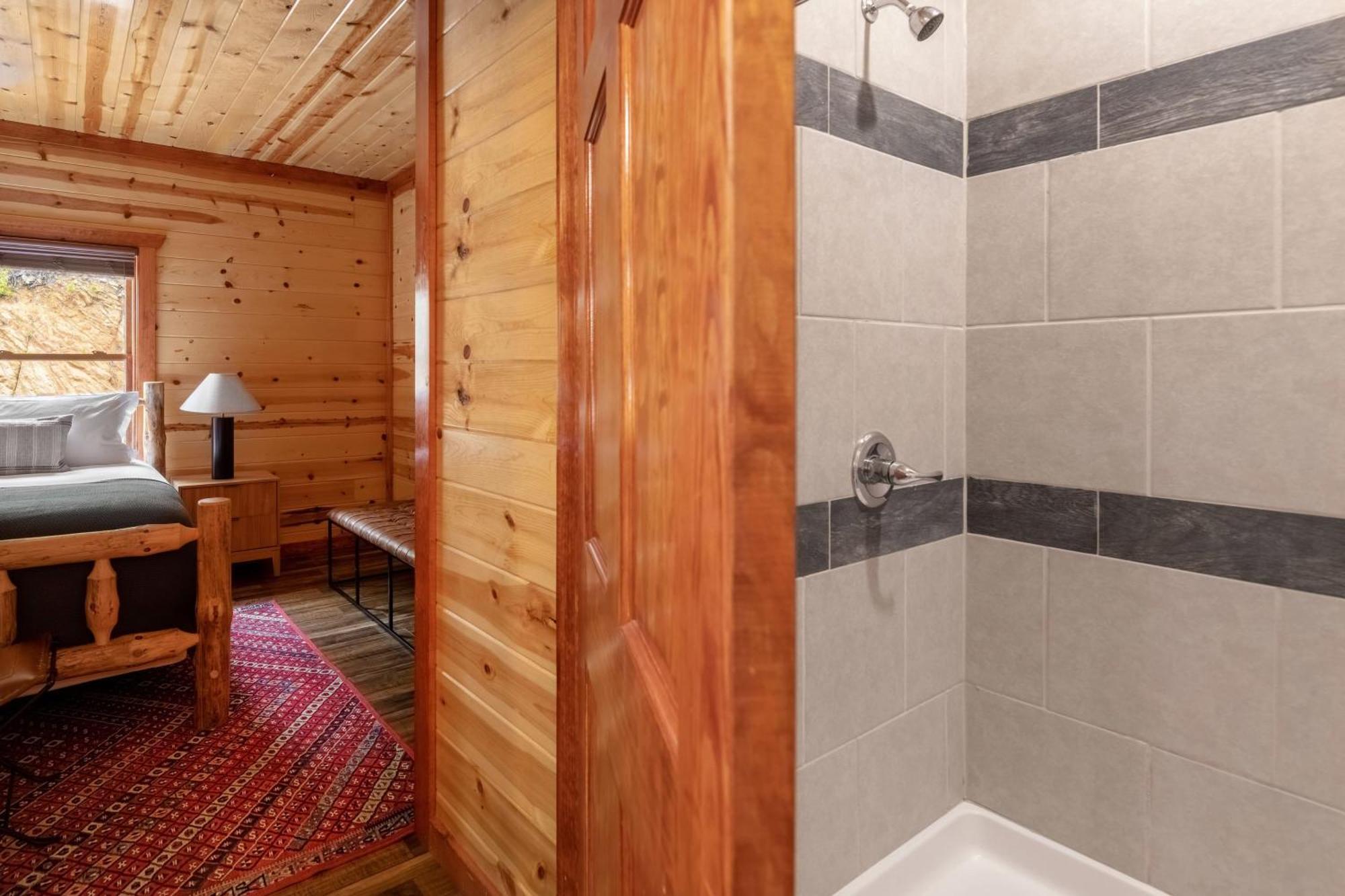 Sugarland By Avantstay Sleeps 28 Home Theatre Two Hot Tubs Indoor Pool Incredible Views Пиджен Фордж Екстериор снимка