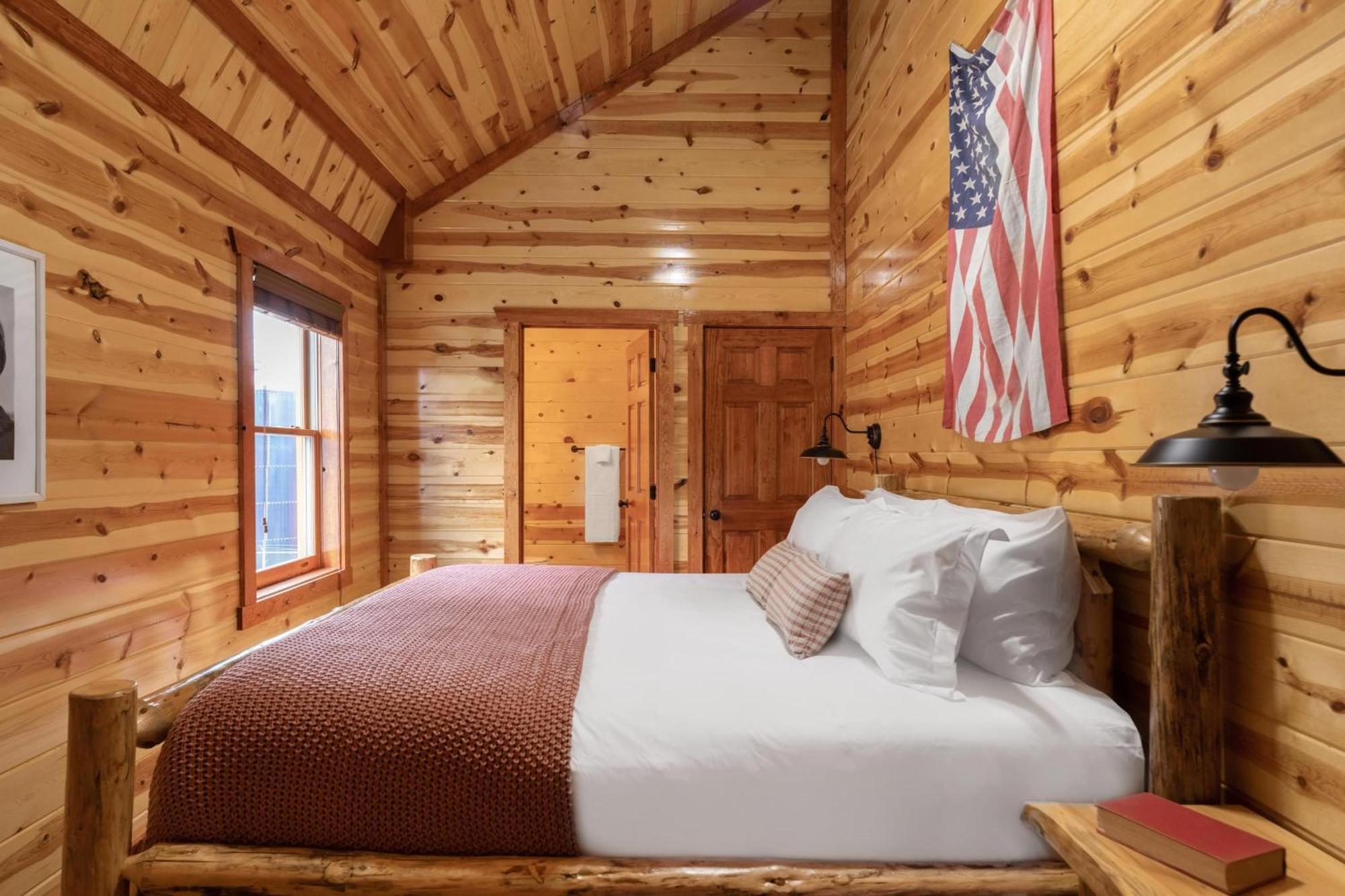 Sugarland By Avantstay Sleeps 28 Home Theatre Two Hot Tubs Indoor Pool Incredible Views Пиджен Фордж Екстериор снимка