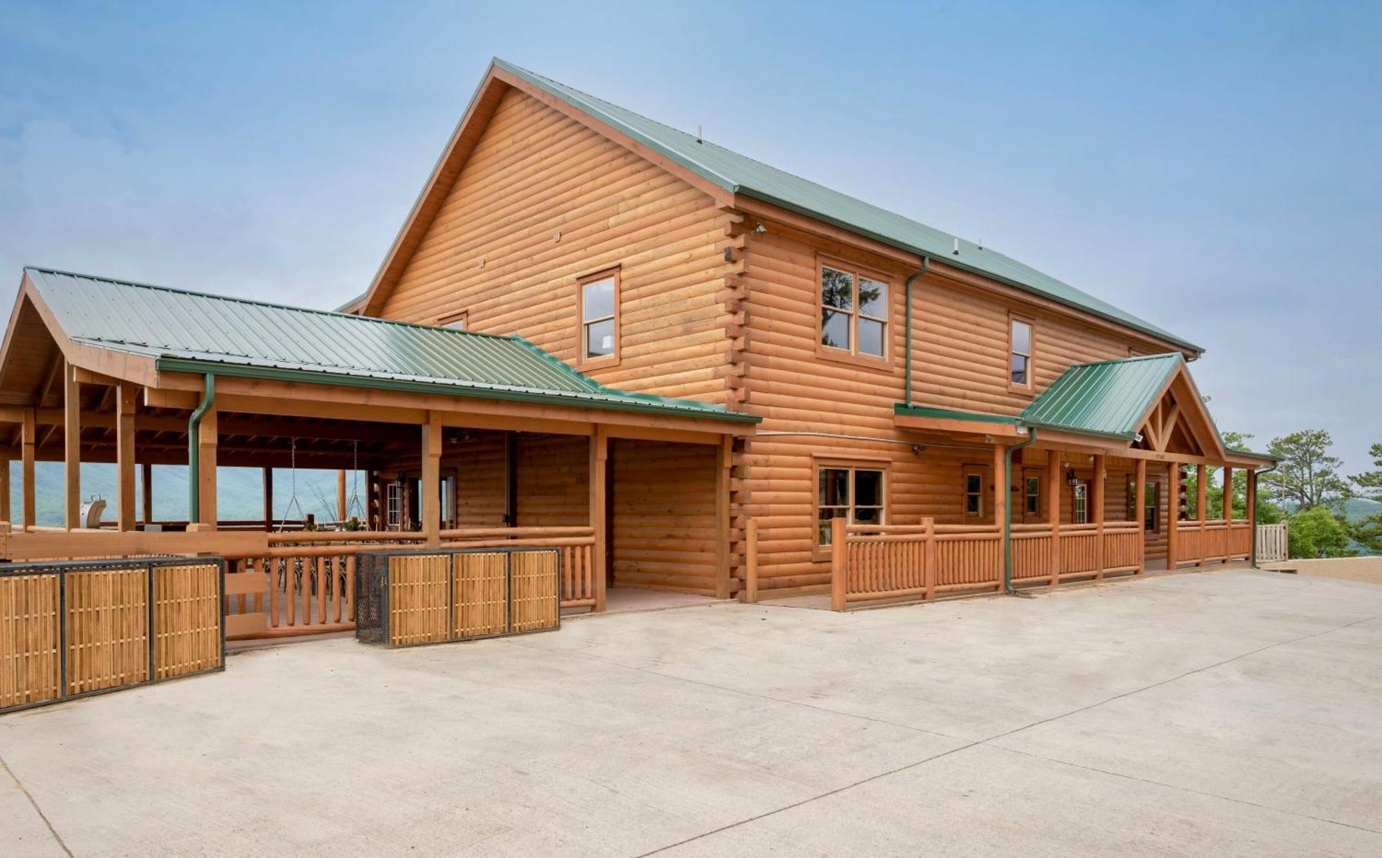 Sugarland By Avantstay Sleeps 28 Home Theatre Two Hot Tubs Indoor Pool Incredible Views Пиджен Фордж Екстериор снимка