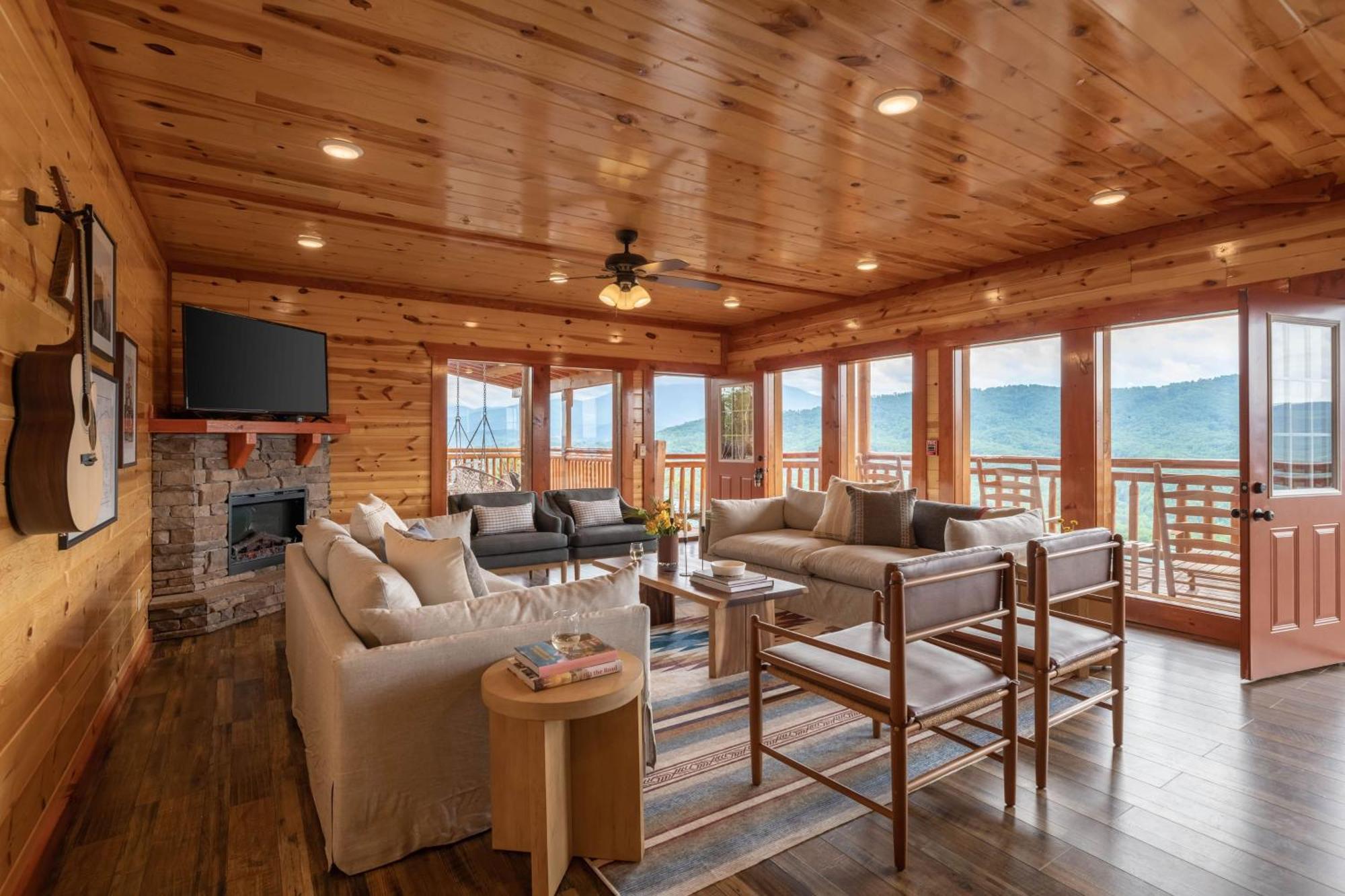 Sugarland By Avantstay Sleeps 28 Home Theatre Two Hot Tubs Indoor Pool Incredible Views Пиджен Фордж Екстериор снимка