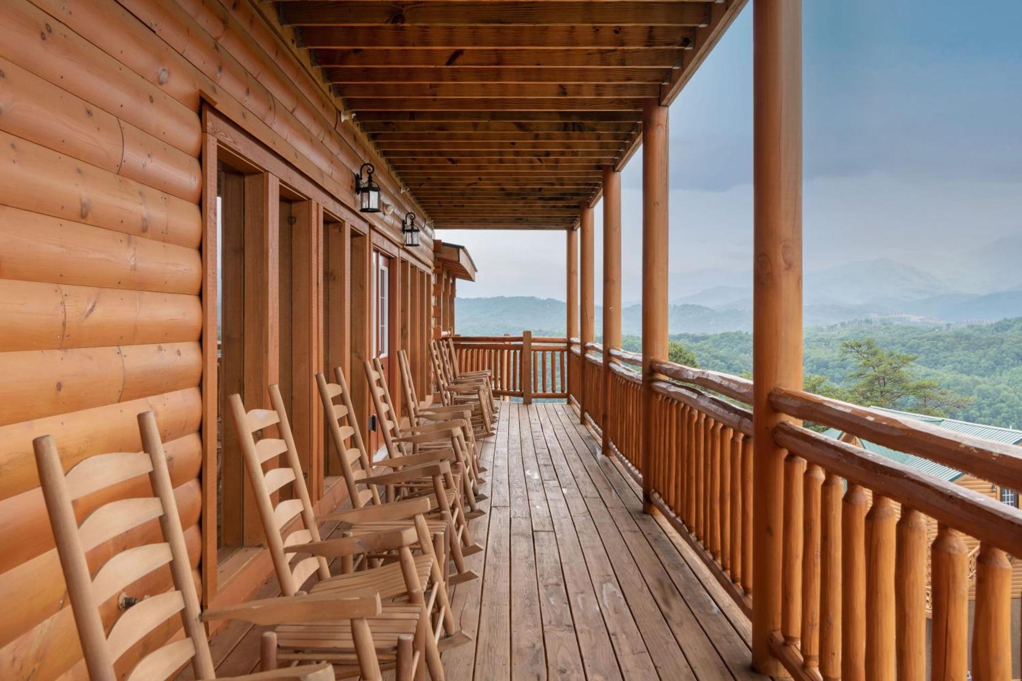 Sugarland By Avantstay Sleeps 28 Home Theatre Two Hot Tubs Indoor Pool Incredible Views Пиджен Фордж Екстериор снимка